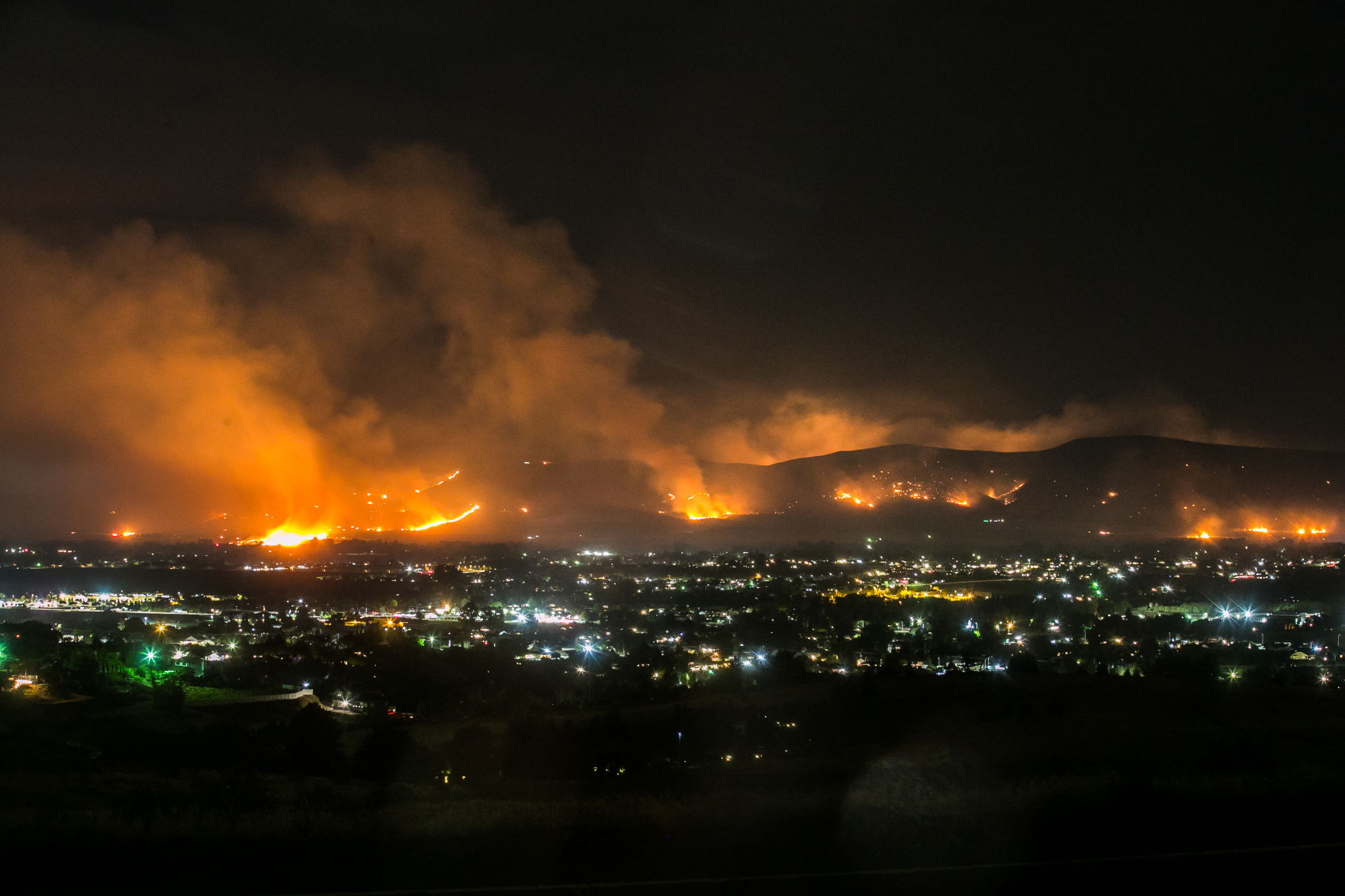 Aug. 16, 2020 | Ahtanum Ridge brush fire